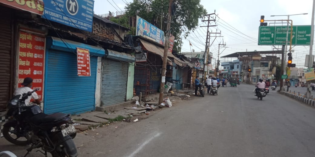 corona curfew in uttarakhand : shop closed in dehradun at 2 o clock in day time, watch photos