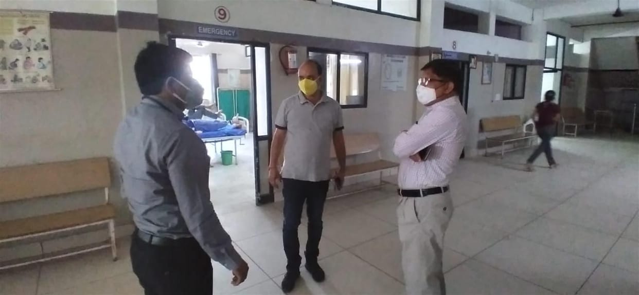 Hathras: SDM sees treatment arrangements in ABG Hospital