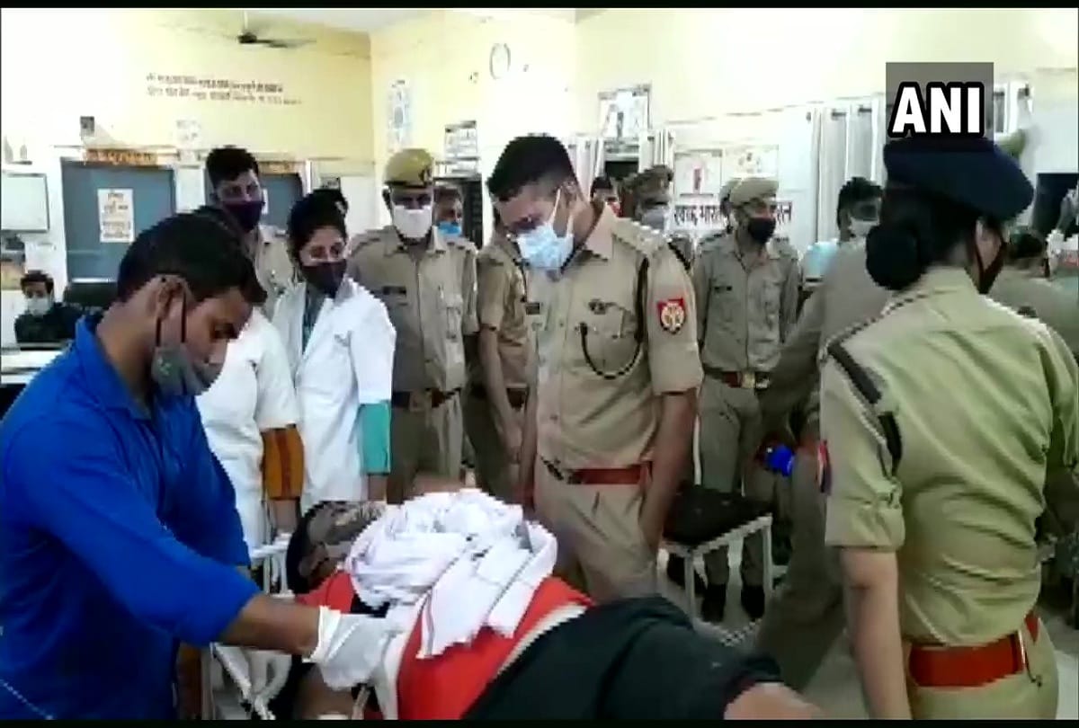 Sasni murder case Rs one Lakh reward criminal arrested in encounter His accomplice also arrested