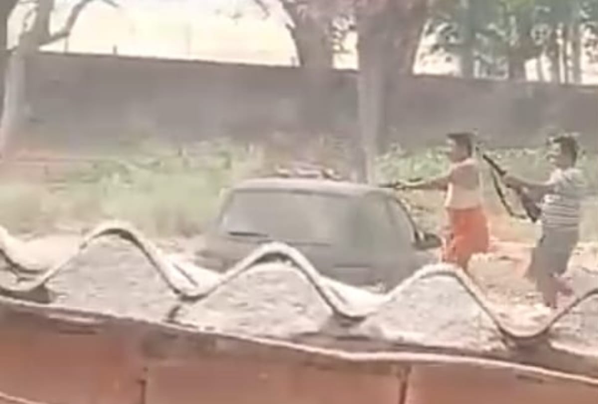firing in a village of karaundikala thana kshetra in sultanpur.