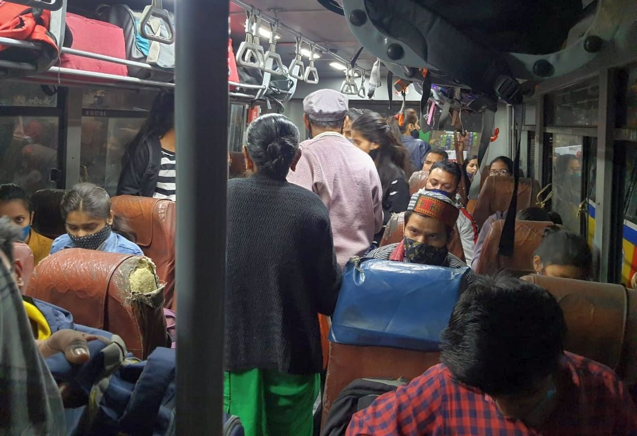 Taxi drivers find opportunity in disaster, people are charging arbitrary fare