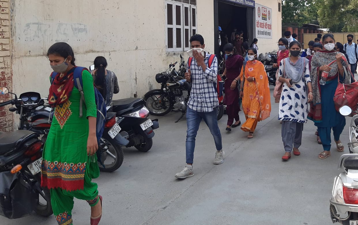 Classes were going on despite the ban in coaching centers, SHO stopped
