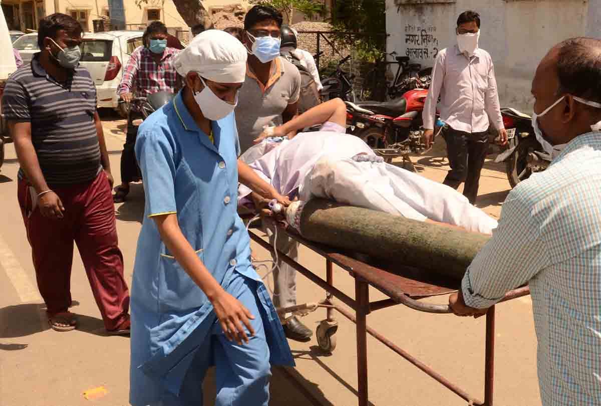 Thieves active in oxygen plants, stealing patients' oxygen cylinders