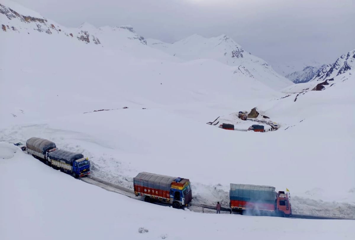 weather update himachal: Heavy snowfall in rohtang lahaul spiti Atal tunnel closed for traffic
