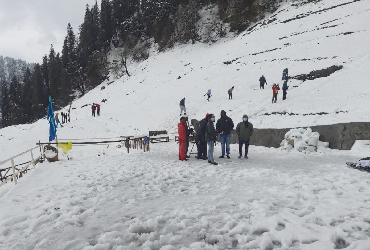 weather update himachal: Heavy snowfall in rohtang lahaul spiti Atal tunnel closed for traffic
