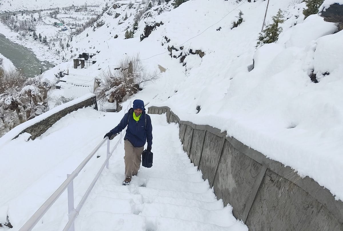 weather update himachal: Heavy snowfall in rohtang lahaul spiti Atal tunnel closed for traffic