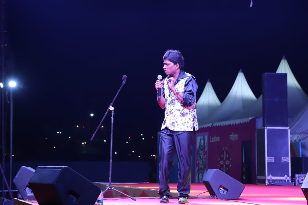comedian sunil pal controversial video calling doctors as thief aiims doctors sent letter to amit shah to arrest him