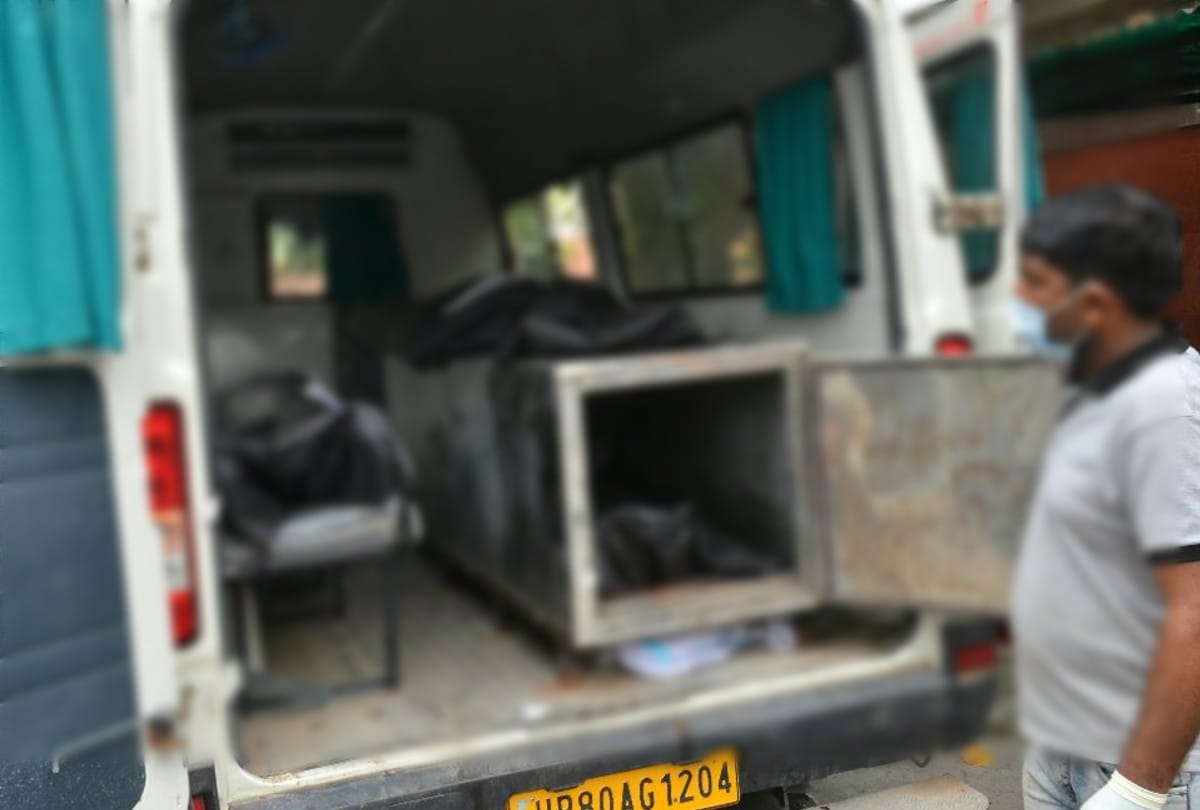 dead bodies cremated at the Tajganj crematorium till 2 am night in Agra