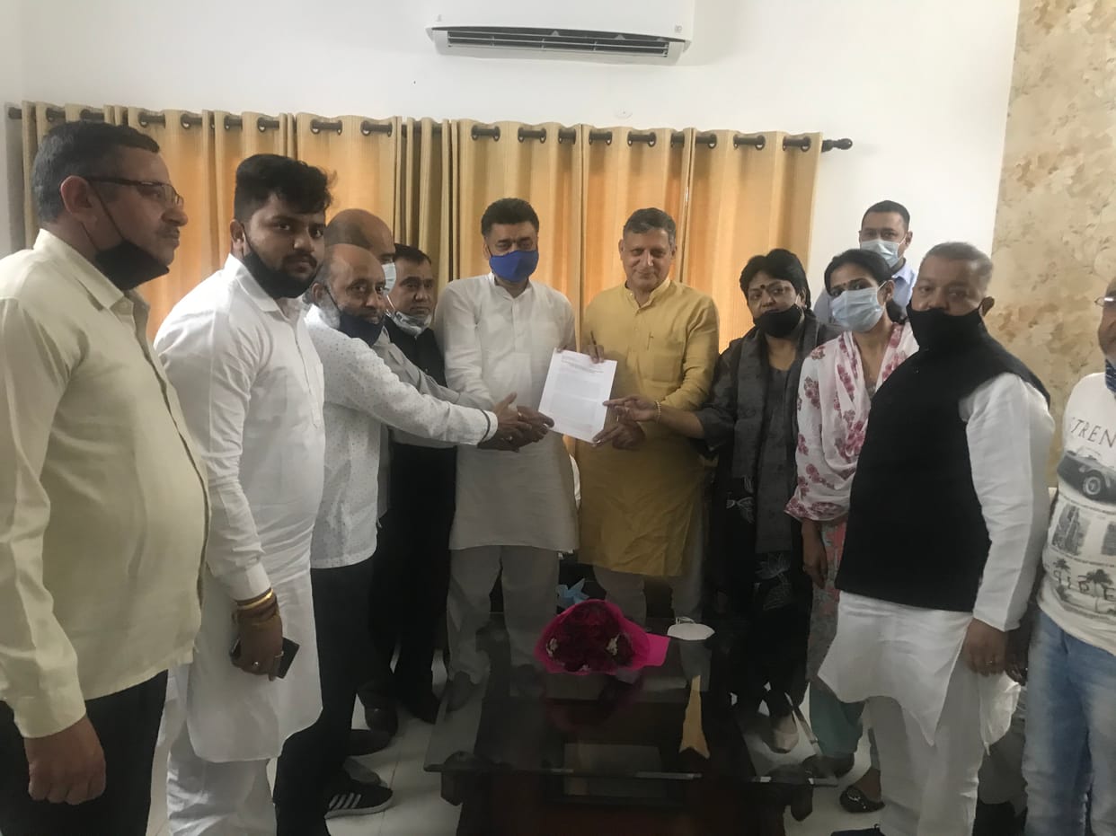 Outrage: Former Deputy Chief Minister submits memorandum to Education Minister against increase in tuition fees, Education Minister gives assurance