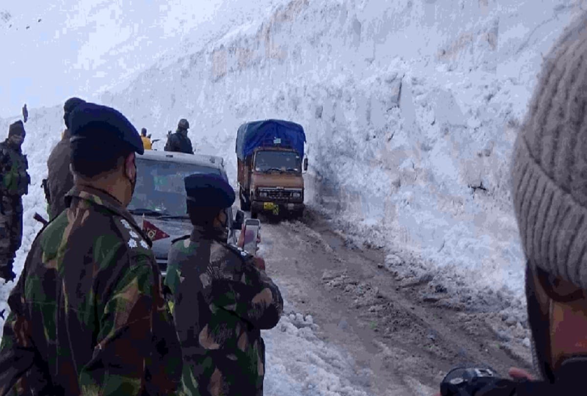 Jammu kashmir news: Srinagar-Leh highway opened within 110 days