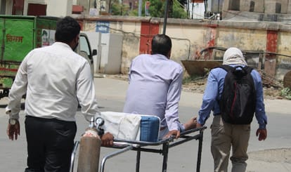 Oxygen crisis deepens, admitted patients being evacuated from hospitals in varanasi