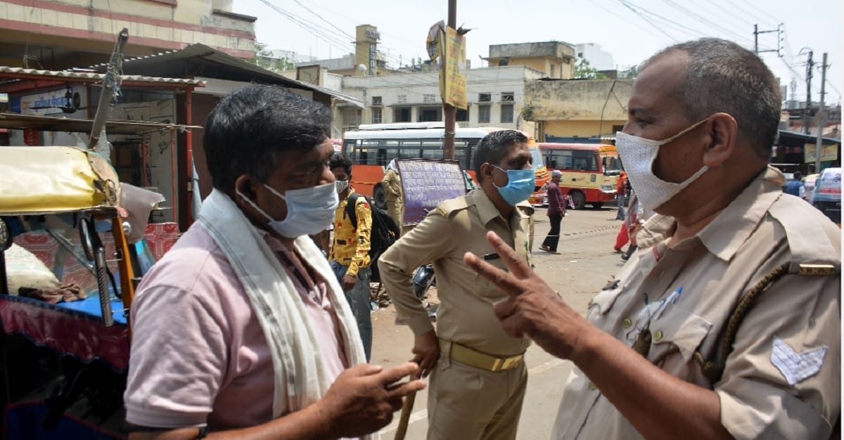 Police crackdown on auto and e-rickshaw drivers, police campaign in many areas in varansi