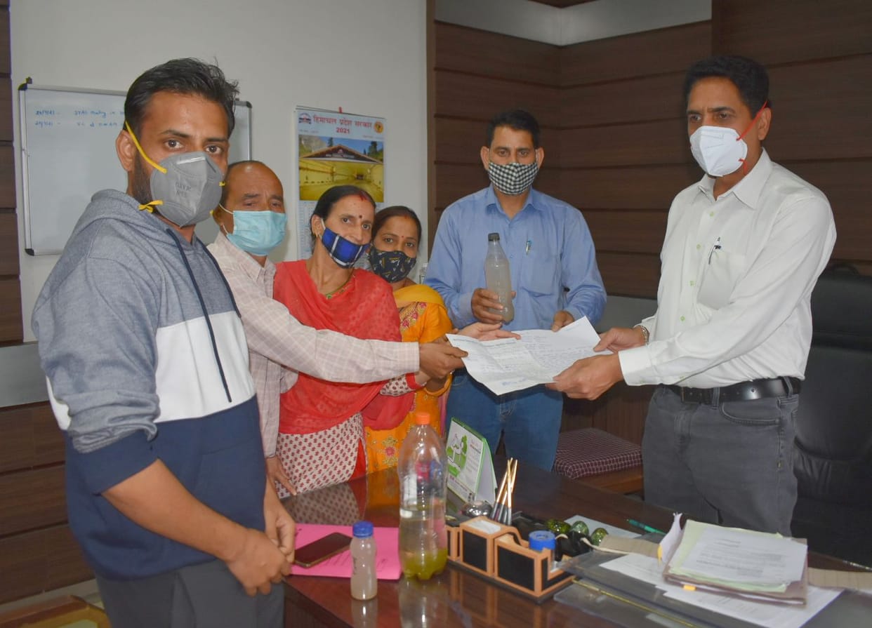 Villagers reached the office of the Department of Water Power with samples of dirty water , bilaspur news