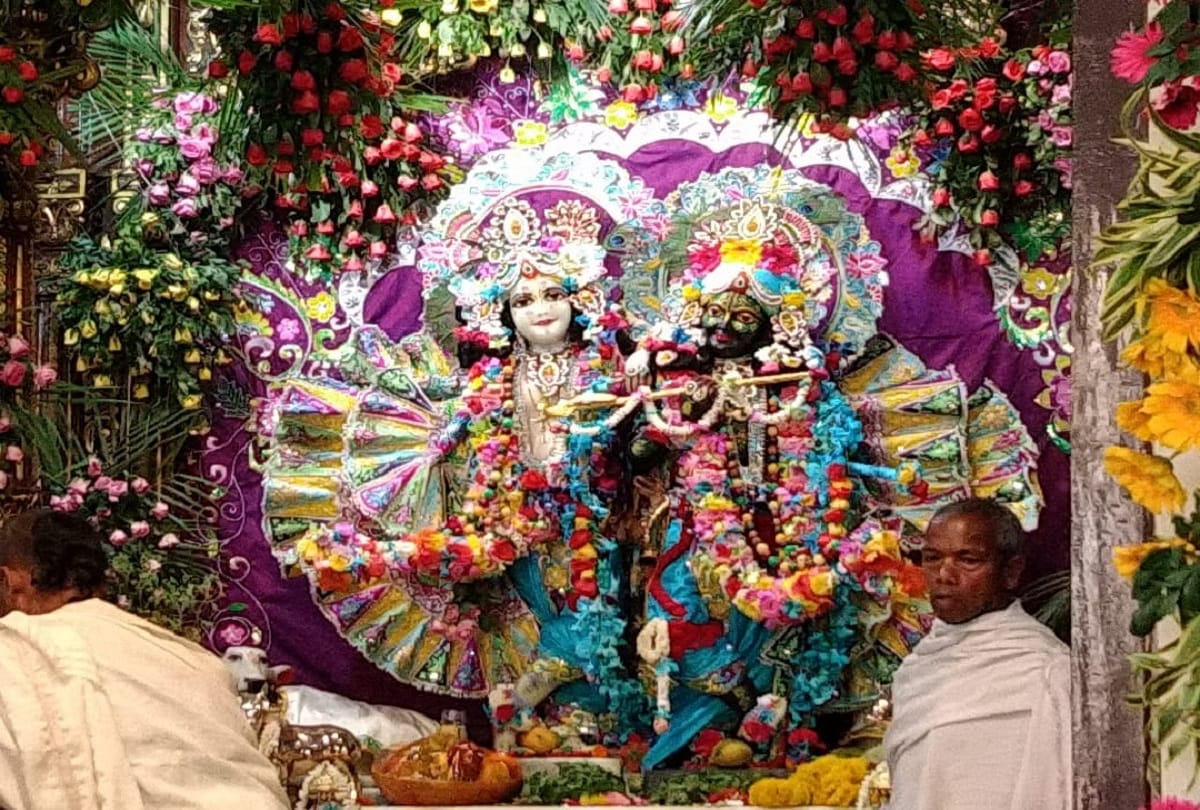 Shri Krishna Janmashtami Devotees did not come out to worship in the temples see kanhaiya Lal on video calling