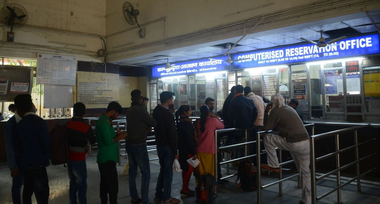 down line trains full due to lockdown in delhi