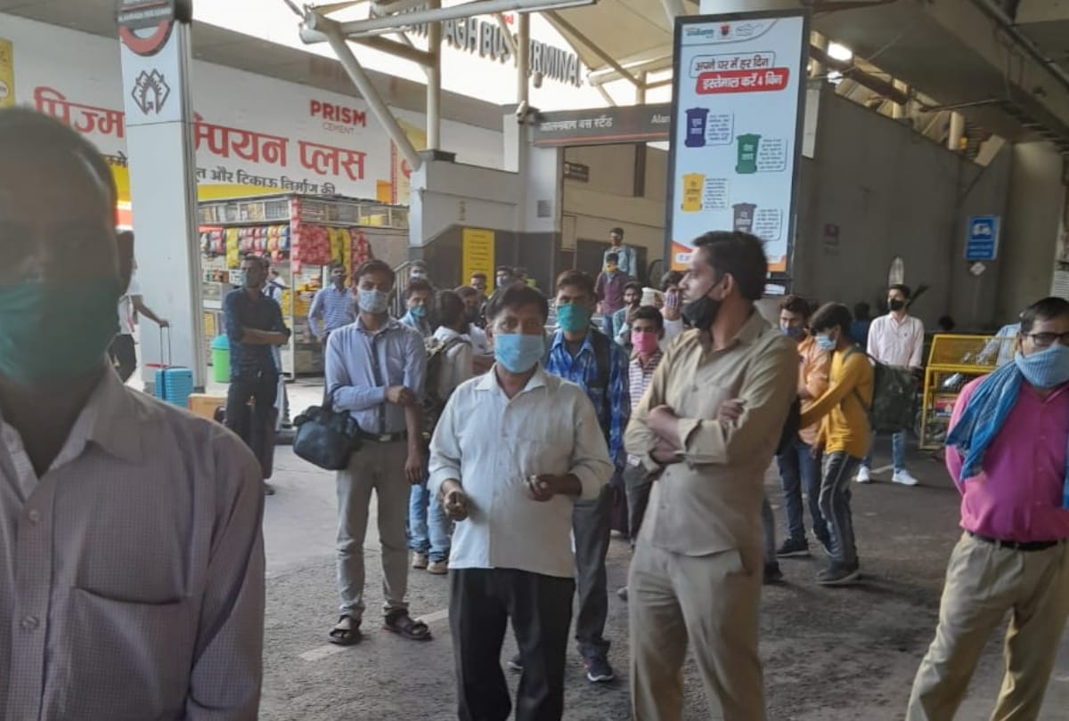Drivers and conductors on strike in Lucknow.