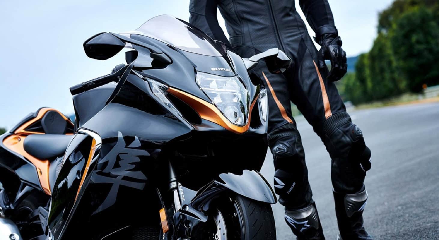 suzuki hayabusa launched suzuki hayabusa 2021 launched in india suzuki hayabusa 2021 price in india know suzuki hayabusa 2021 specifications mileage top speed and all details