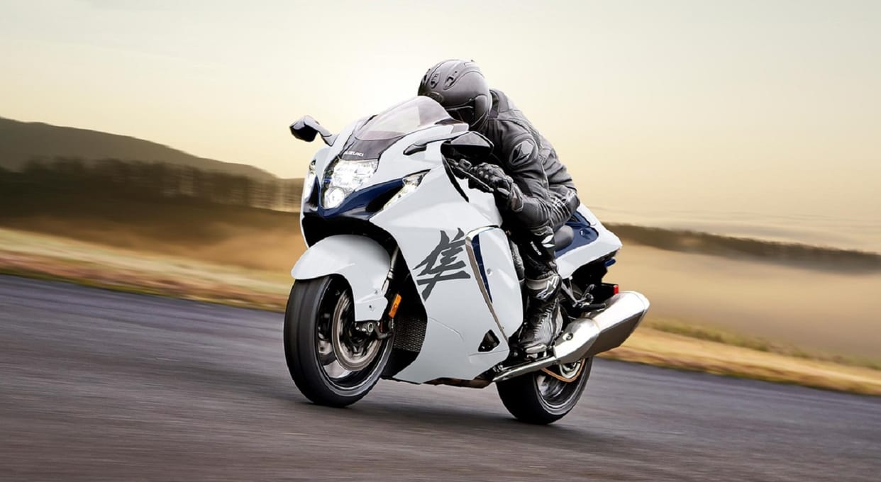 suzuki hayabusa launched suzuki hayabusa 2021 launched in india suzuki hayabusa 2021 price in india know suzuki hayabusa 2021 specifications mileage top speed and all details
