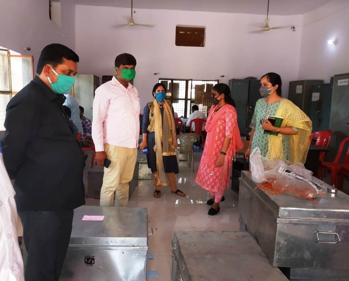 SDM,impeciton,auraiya,panchyat chunav,voter list