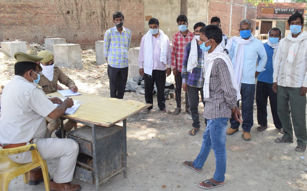 husband,hardoi news,dies,bike collision,wife injured