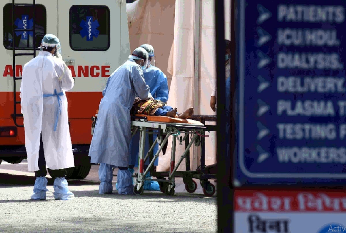 in delhi 30 percent more people died in second wave of corona than in first wave