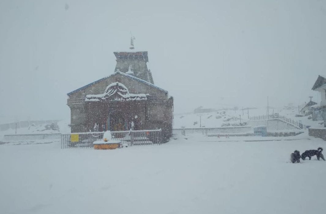 Snowfall in Kedarnath, Madmaheshwar, Tungnath, cold rises