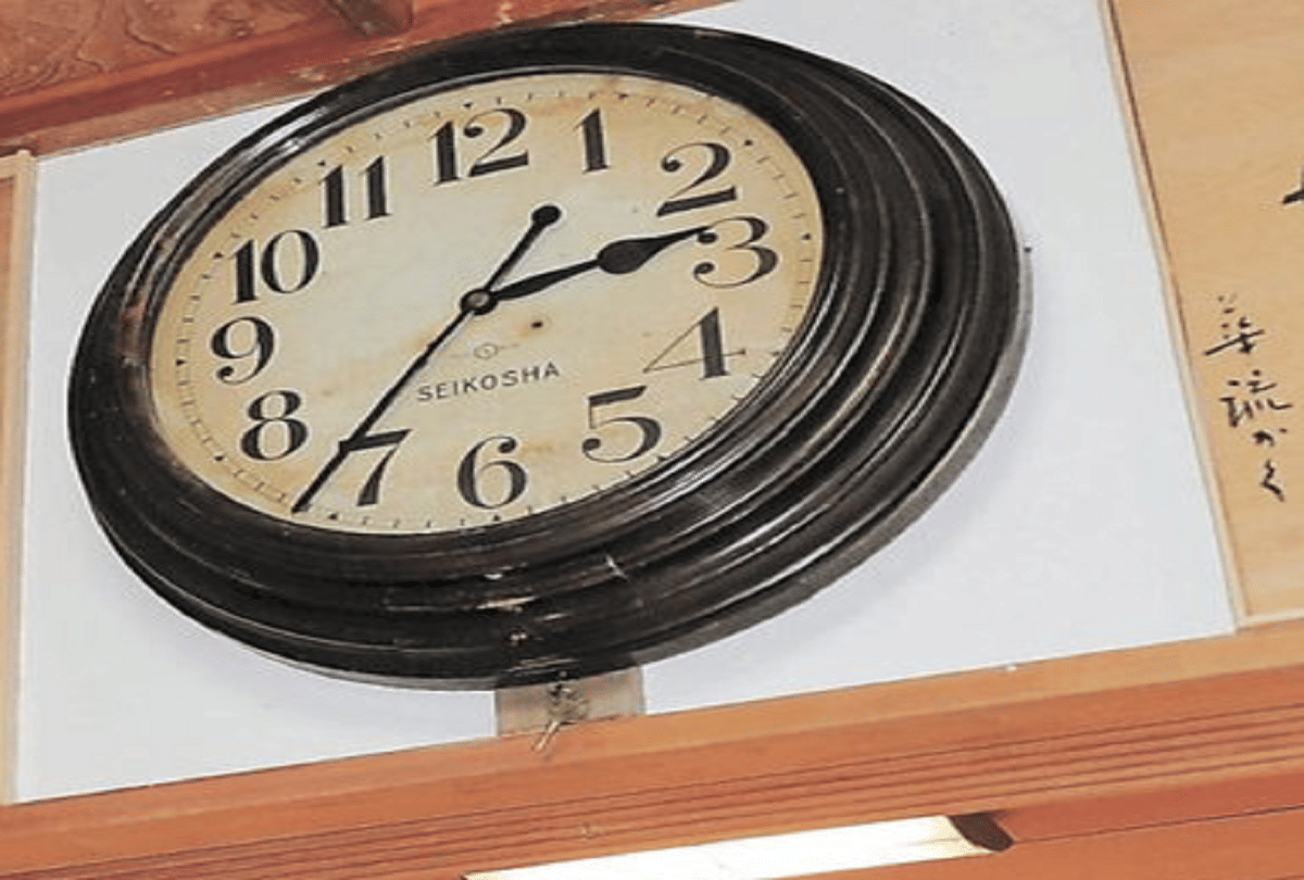 japan 100 year old clock stopped by tsunami but restarts after 10 years