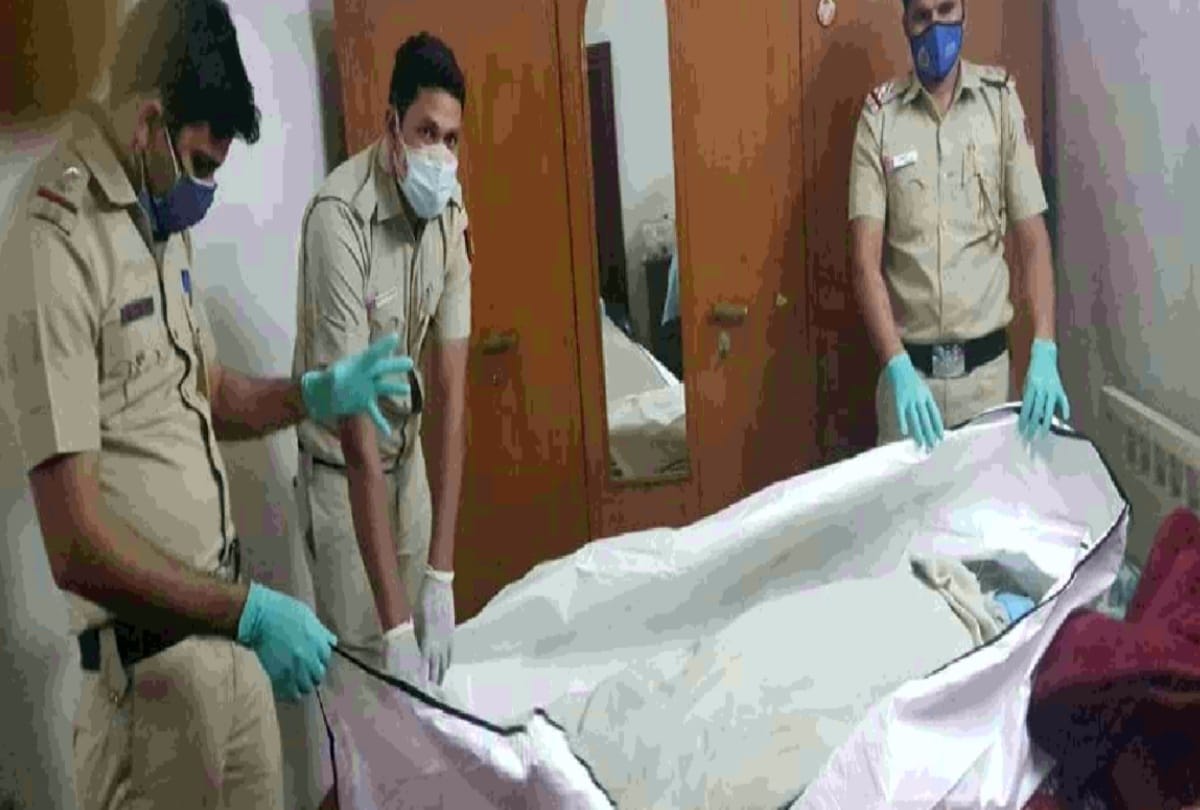 Delhi Covid 19 old lady who was left alone by relatives and son after dying delhi police cremate her