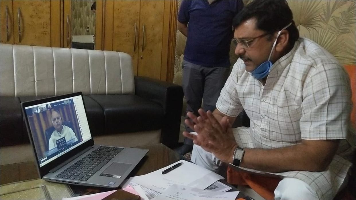 Hathras: Information given to the city development minister about the rescue operations from Corona