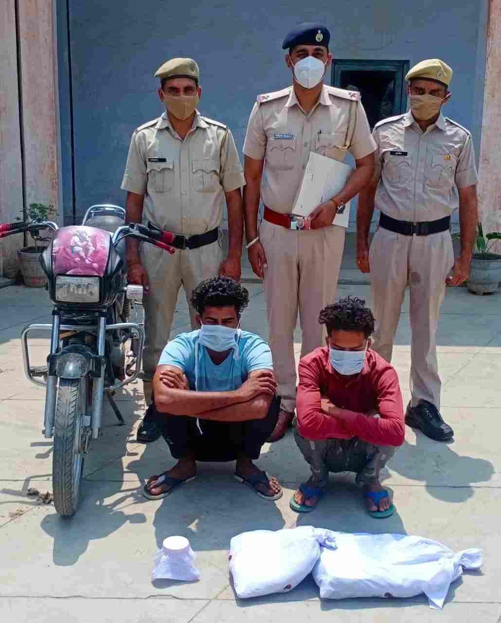 Two people accused of cheating arrested by greed to give three times money to people