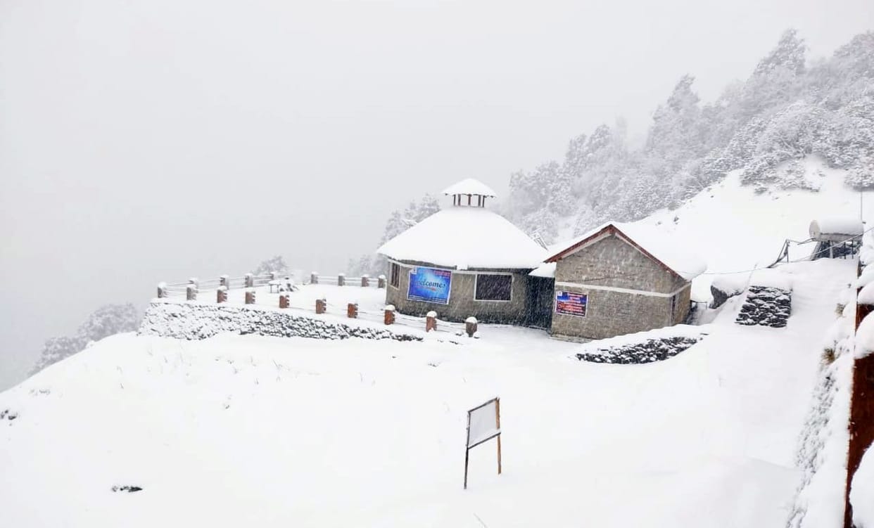 Continuous snowfall and rain brought down the temperature