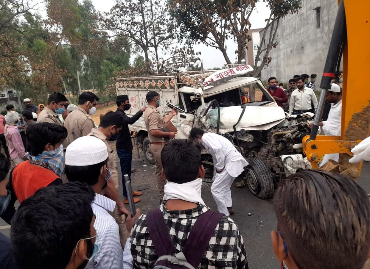 Driver dies in a collision between two Max trains