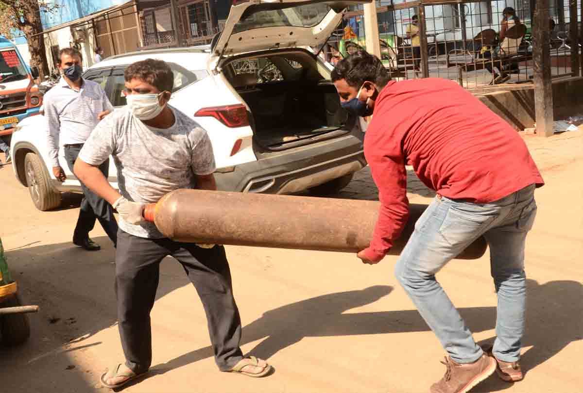 Brokers asked for oxygen, one cylinder in one lakh, deal done in 60 thousand