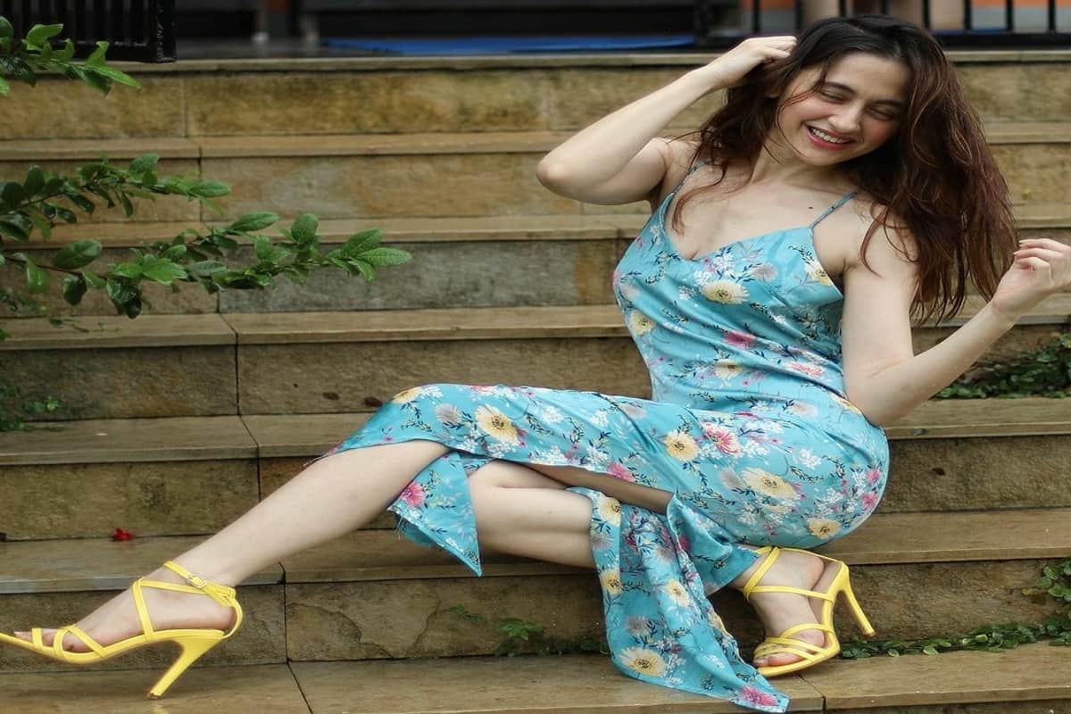 sanjeeda sheikh one piece beautiful summer look in hindi