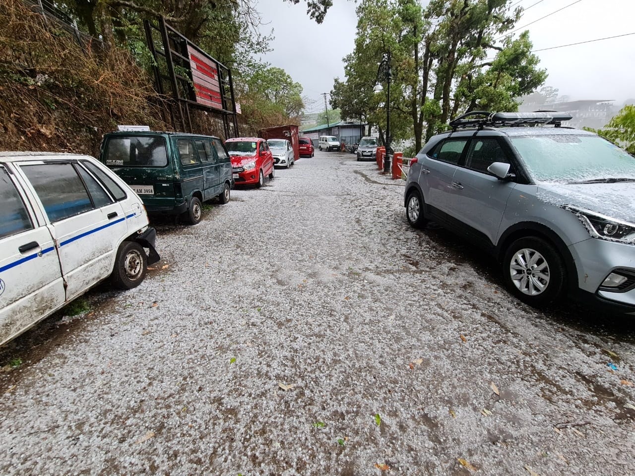 Uttarakhand Weather Forecast Today News: heavy hailstorm in mussoorie and dhanaulti