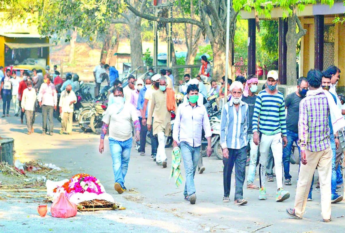 40 bodies cremated in one day at the Tajganj crematorium in agra