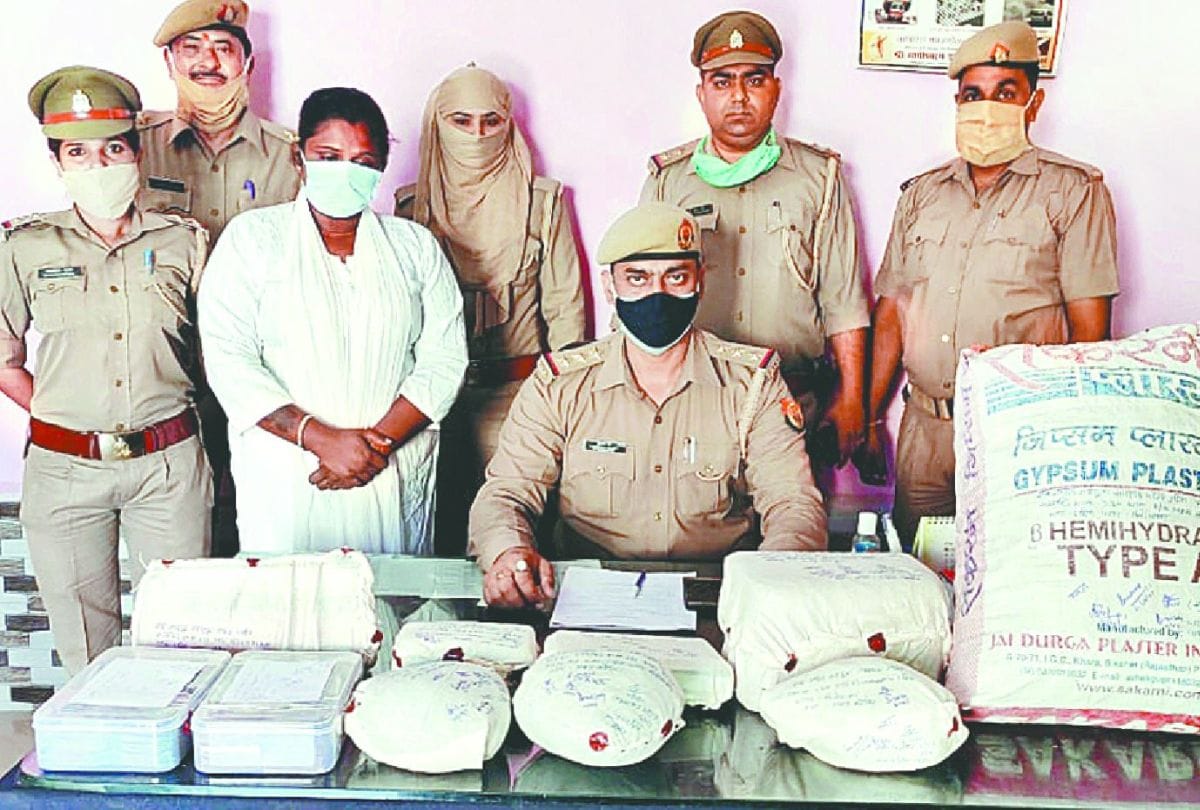 Woman arrested with hemp and charas in firozabad