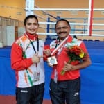 कोच भास्कर के साथ गोल्ड जीतने के बाद विंका