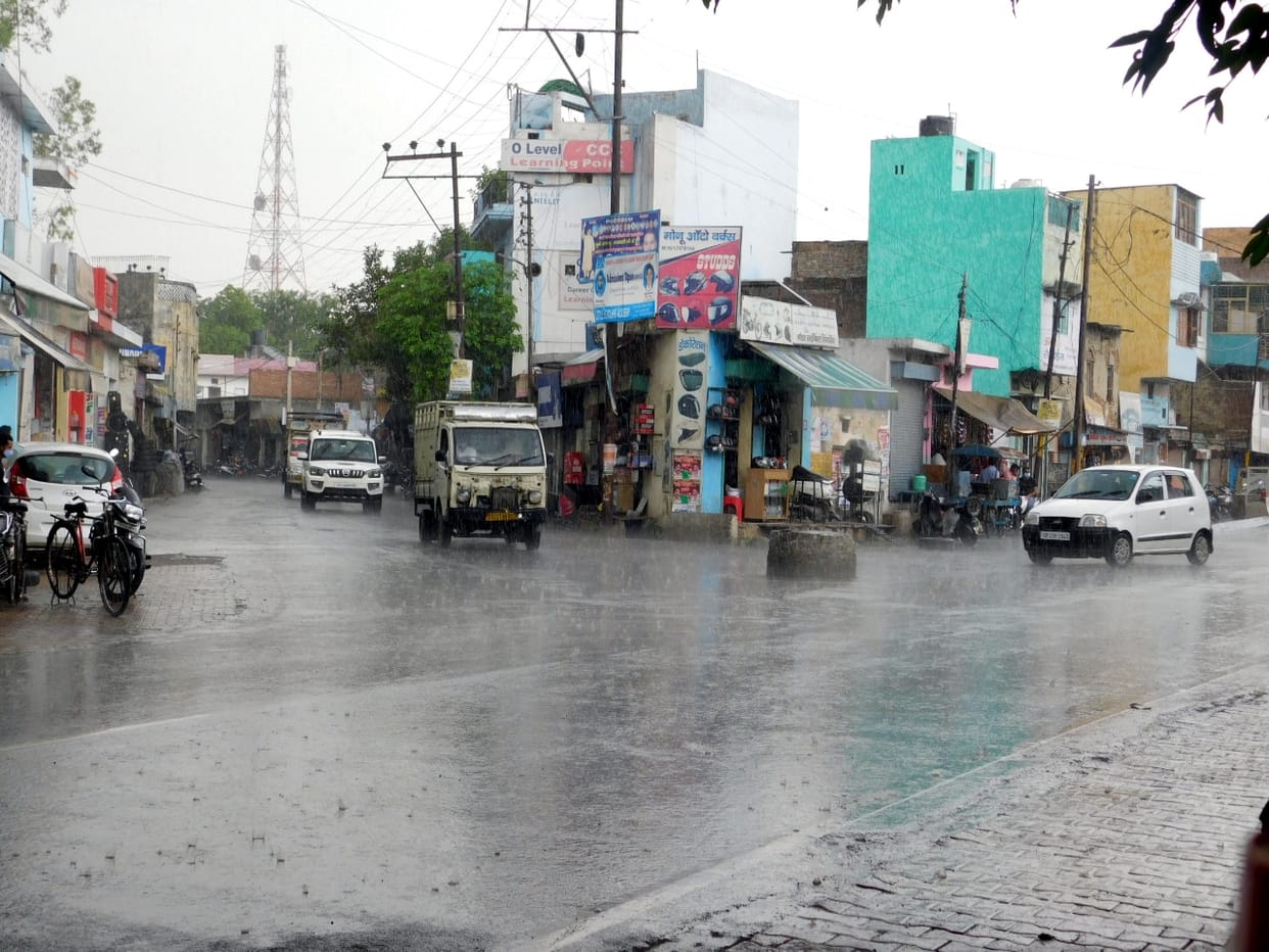 Strong winds and drizzle increased farmers' problems