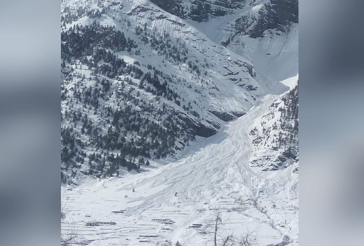 Three jawans of 56 RR died in line of duty in Machhil hit by avalanche
