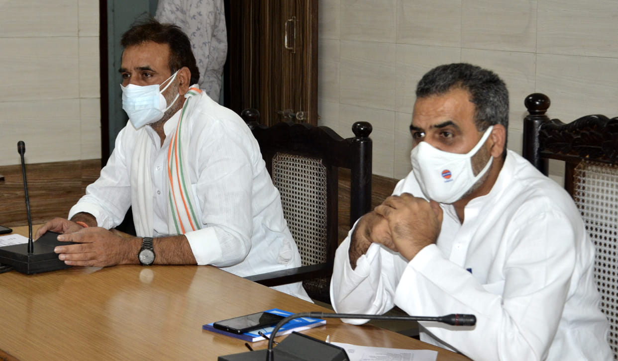 Union Minister of State talks to CM for oxygen plant
