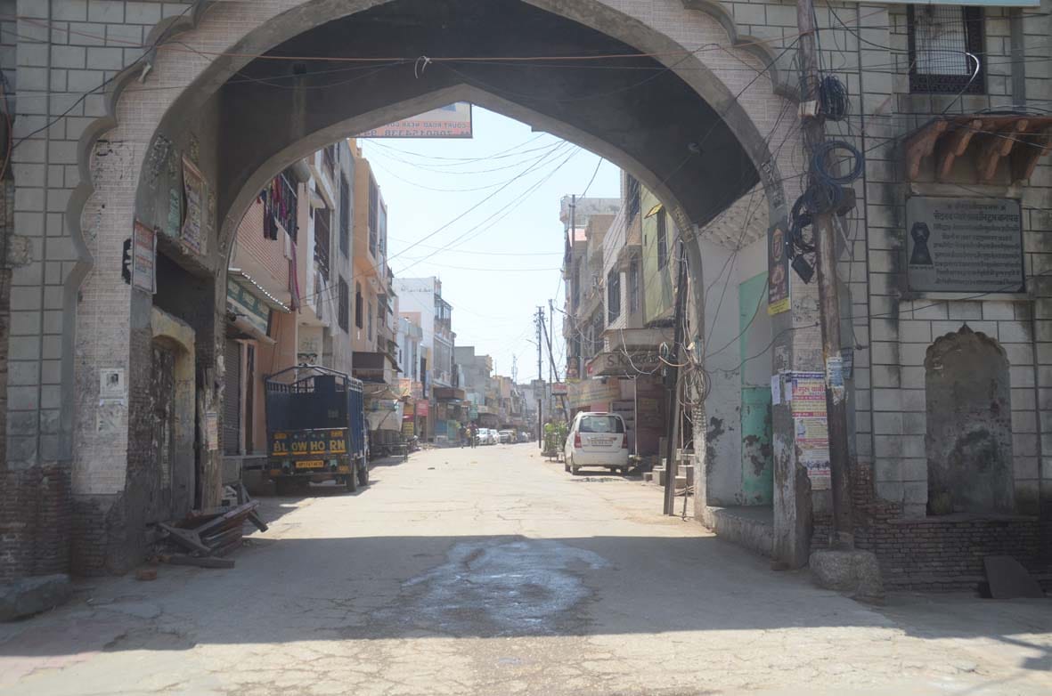 Silence from city to countryside in corona curfew