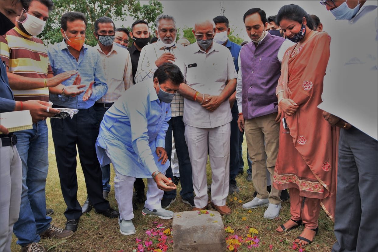 Ceremony in Sector-5, Wis president inaugurated five development works worth 1.15 crore