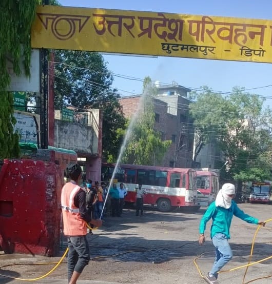 Nagar Panchayat employees sanitize the towns