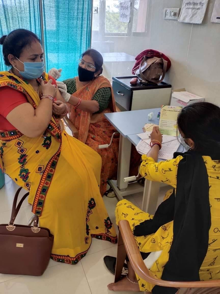 618 people got their first dose of vaccine