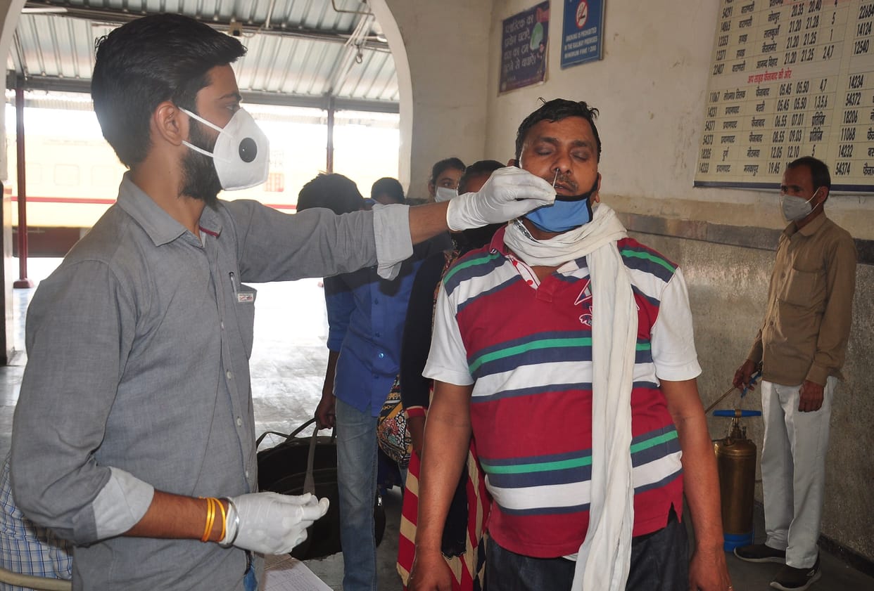 Three killed, 456 new infected including Naib Tehsildar of Kunda