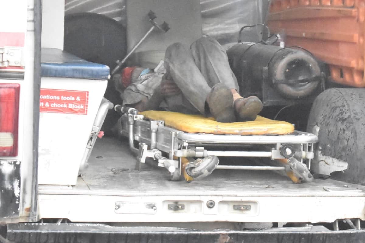 Meerut is short of oxygen and beds in hospitals and see photos