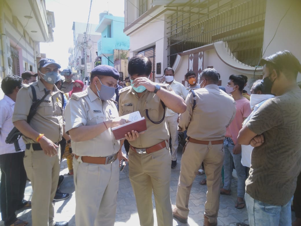 Wife strangled to death in front of children in lakhimpur kheri