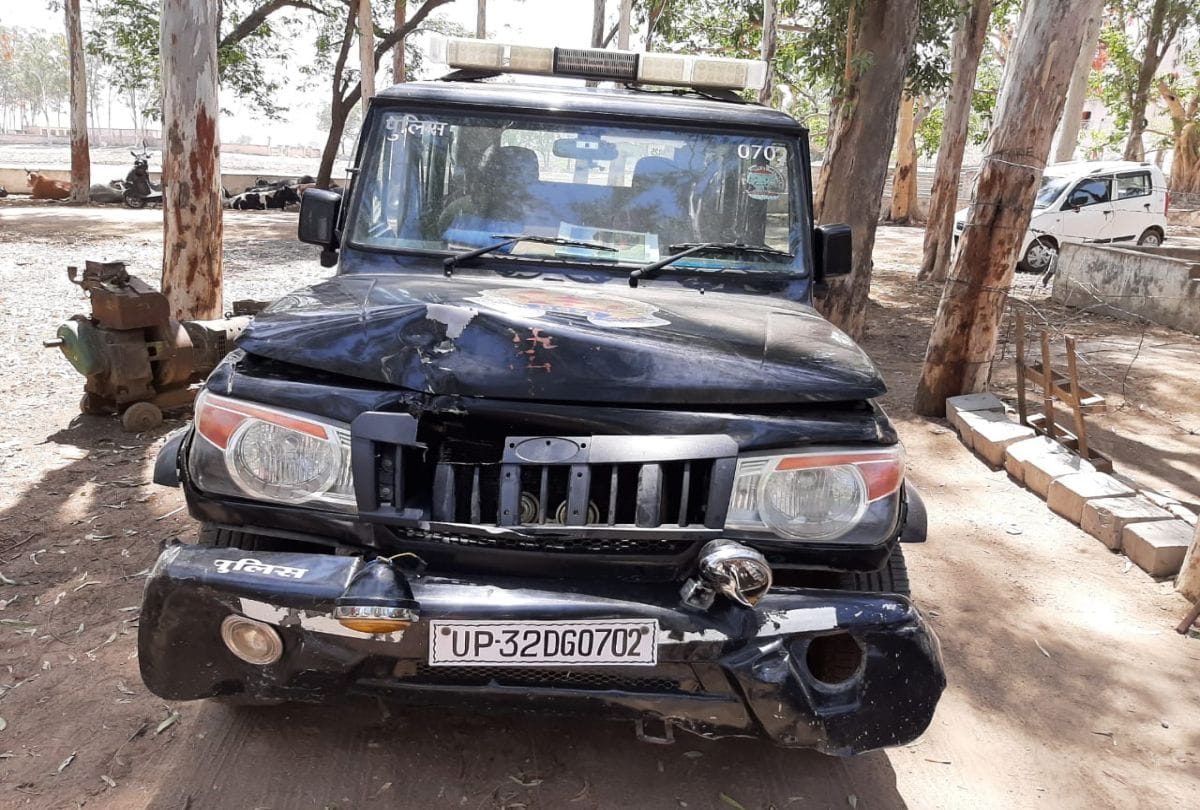 animal thieves firing on police team in mainpuri