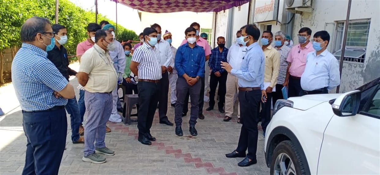 Hathras: DM inspects Kovid El Two Hospital
